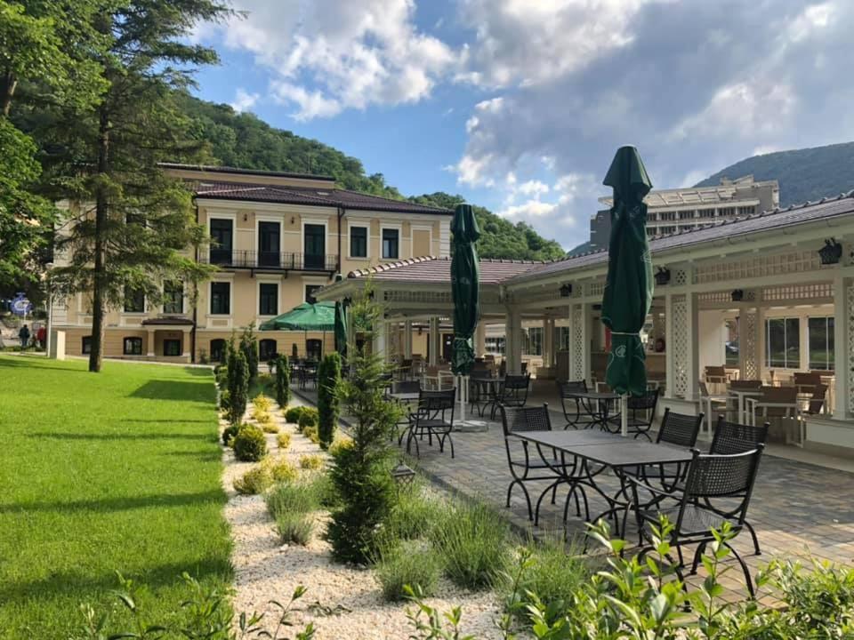 Hotel Versay Бэиле-Еркулане Экстерьер фото