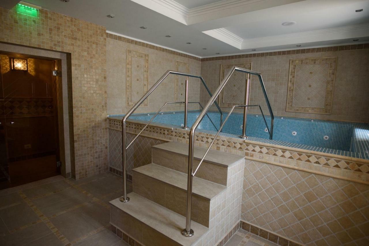 Hotel Versay Бэиле-Еркулане Экстерьер фото