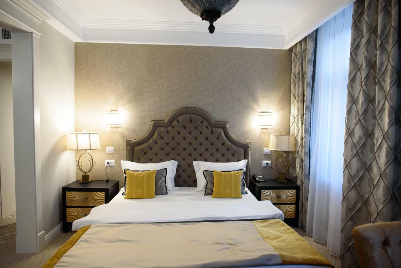 Hotel Versay Бэиле-Еркулане Экстерьер фото